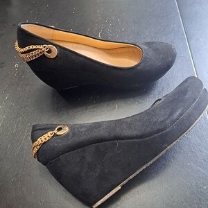 Intensity Platform Wedge With Chain Embellishments